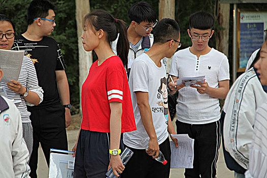 南江县大河中学复读学费多少钱